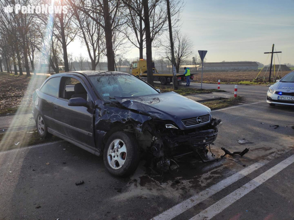 Wypadek w gminie Drobin. Dwie osoby poszkodowane [ZDJĘCIA]