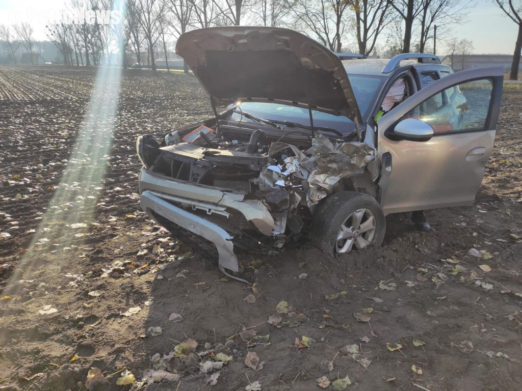 Wypadek w gminie Drobin. Dwie osoby poszkodowane [ZDJĘCIA]