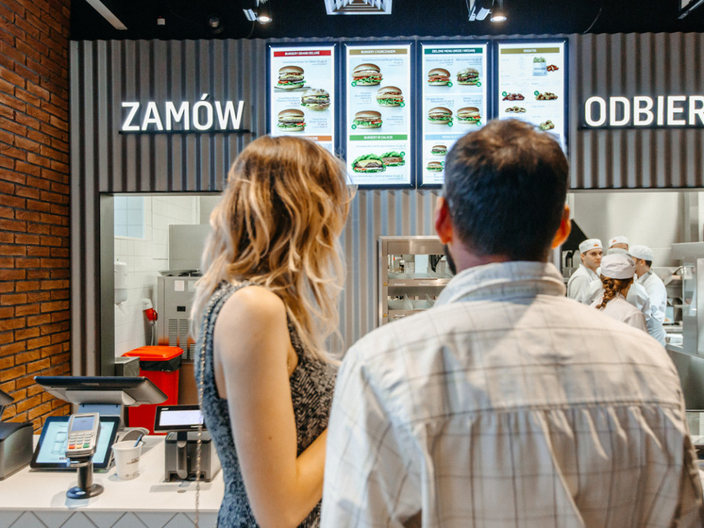 Mówiono, że powstanie tam Burger King, a co będzie faktycznie? I kiedy otwarcie? [ZDJĘCIA]