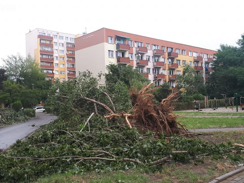 To jeszcze nie koniec groźnych burz. Jak się do nich przygotować? [FILM, ZDJĘCIA]