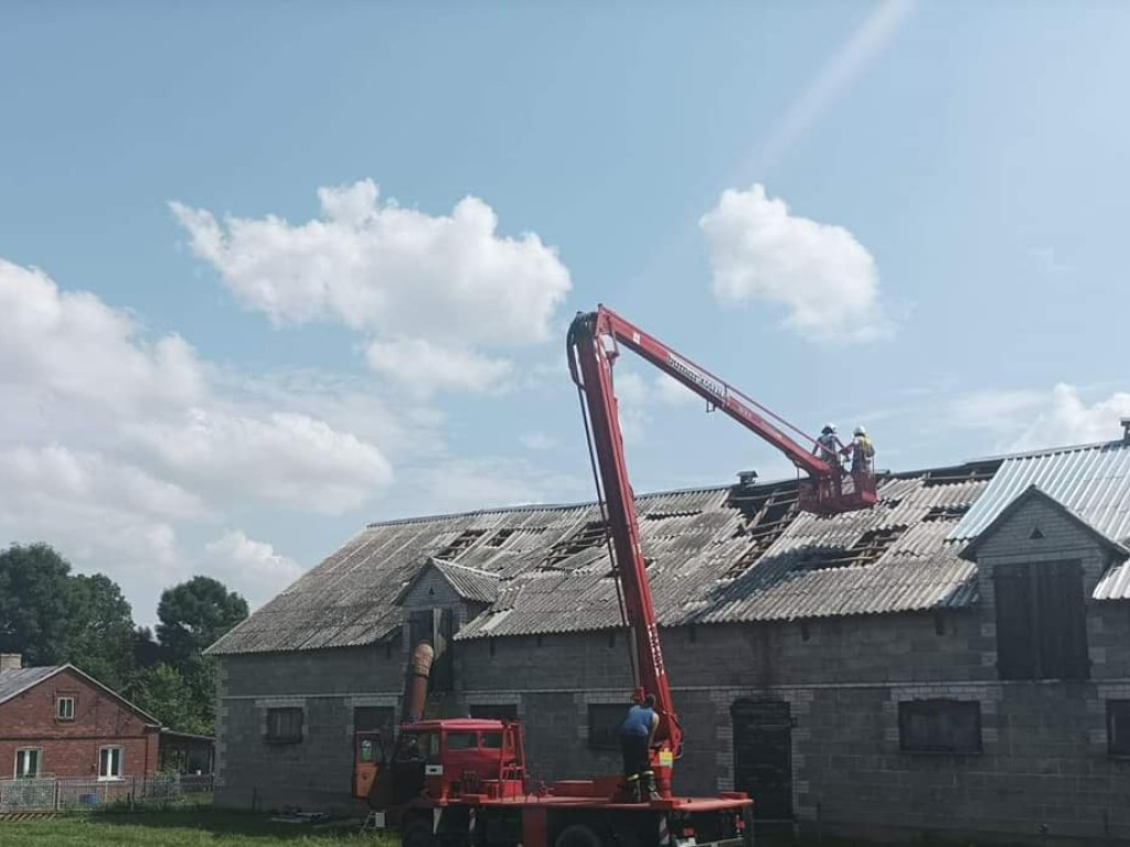 Bodzanów: Wichura niszczyła domy, budynki gospodarcze oraz uprawy [ZDJĘCIA]