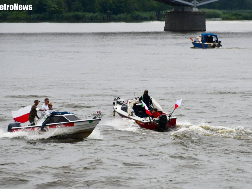 Dziesiątki jachtów i motorówek na Wiśle. Uczcili pamięć powstańców [ZDJĘCIA, FILM]