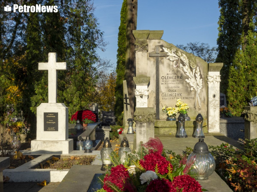 Płocczanie na cmentarzach. Trwała kwesta, a cmentarne alejki ożyły [ZDJĘCIA]