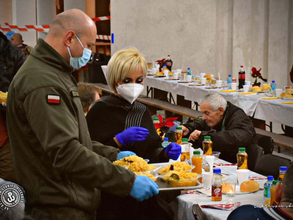 Wigilia dla najuboższych w płockim Sanktuarium Bożego Miłosierdzia