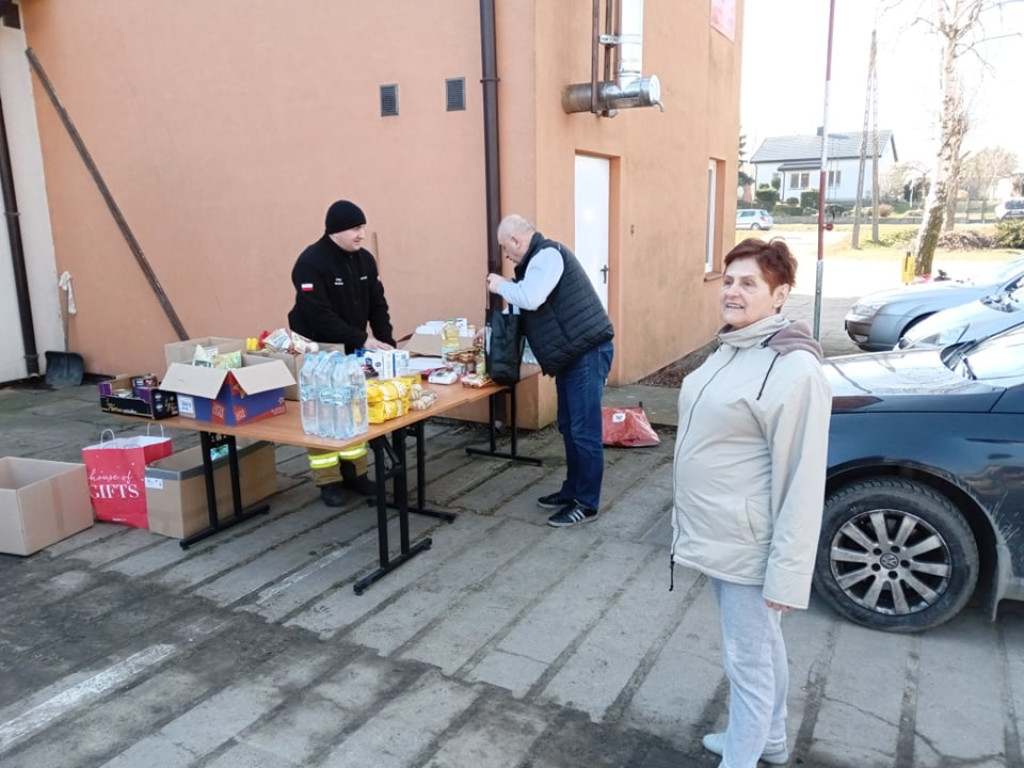 W Łącku przez weekend pełna mobilizacja strażaków. Zebrano pełen bus darów dla Ukrainy
