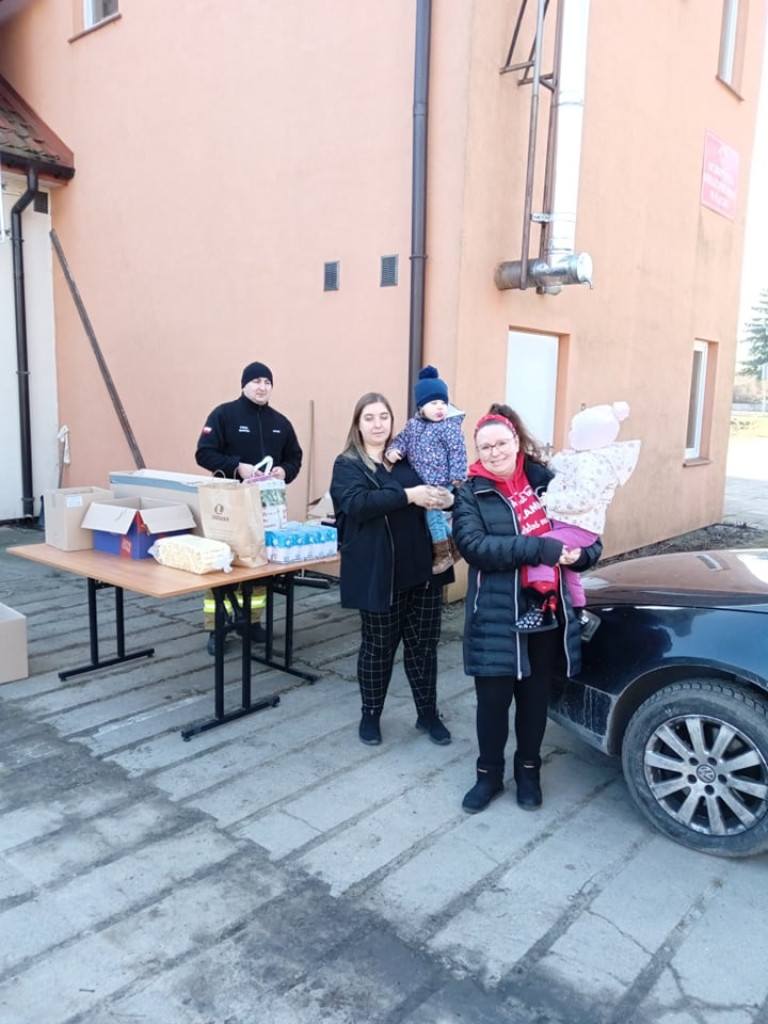 W Łącku przez weekend pełna mobilizacja strażaków. Zebrano pełen bus darów dla Ukrainy