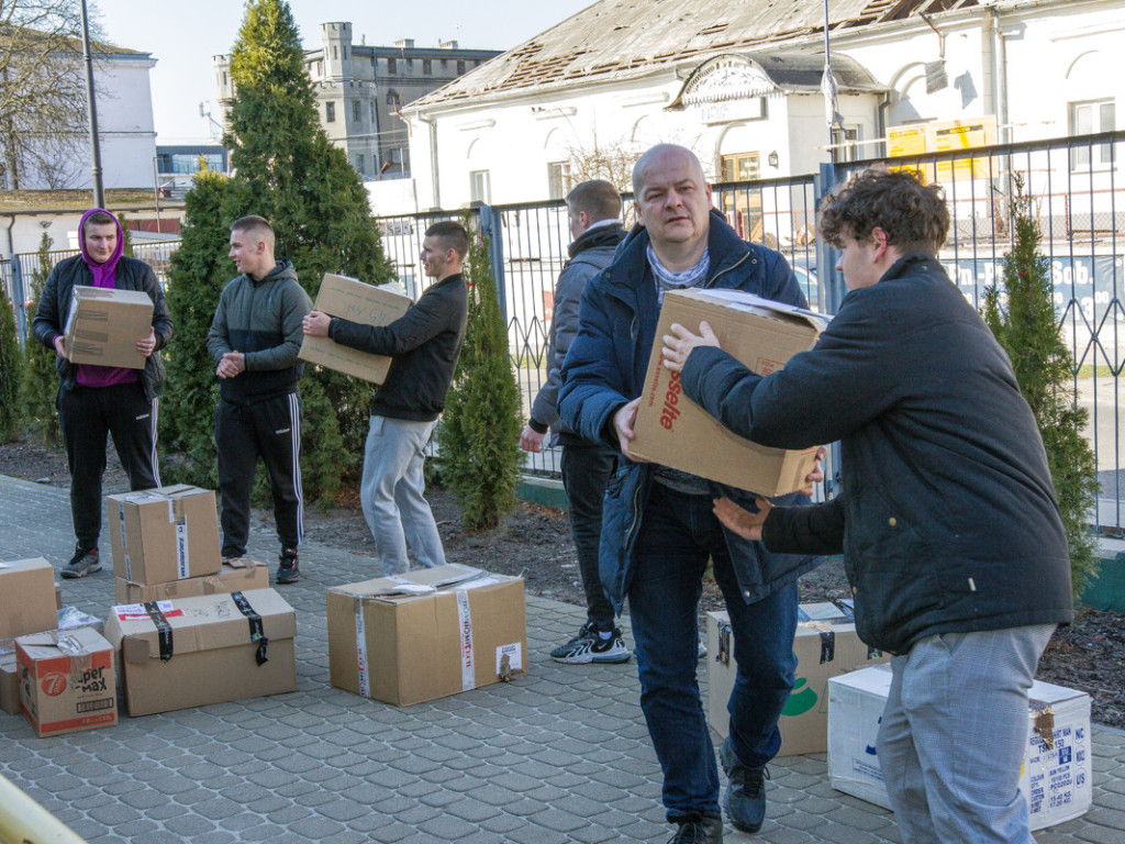 Pierwszy transport z darami płocczan wyjechał do Żytomierza [ZDJĘCIA]