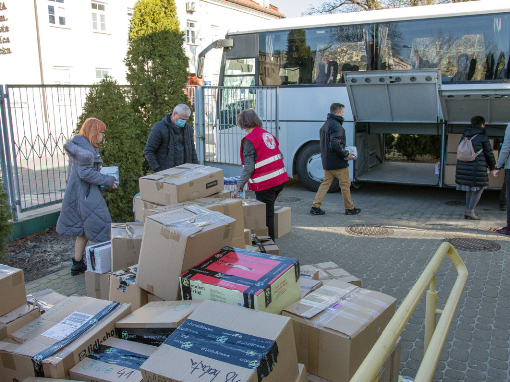 Pierwszy transport z darami płocczan wyjechał do Żytomierza [ZDJĘCIA]