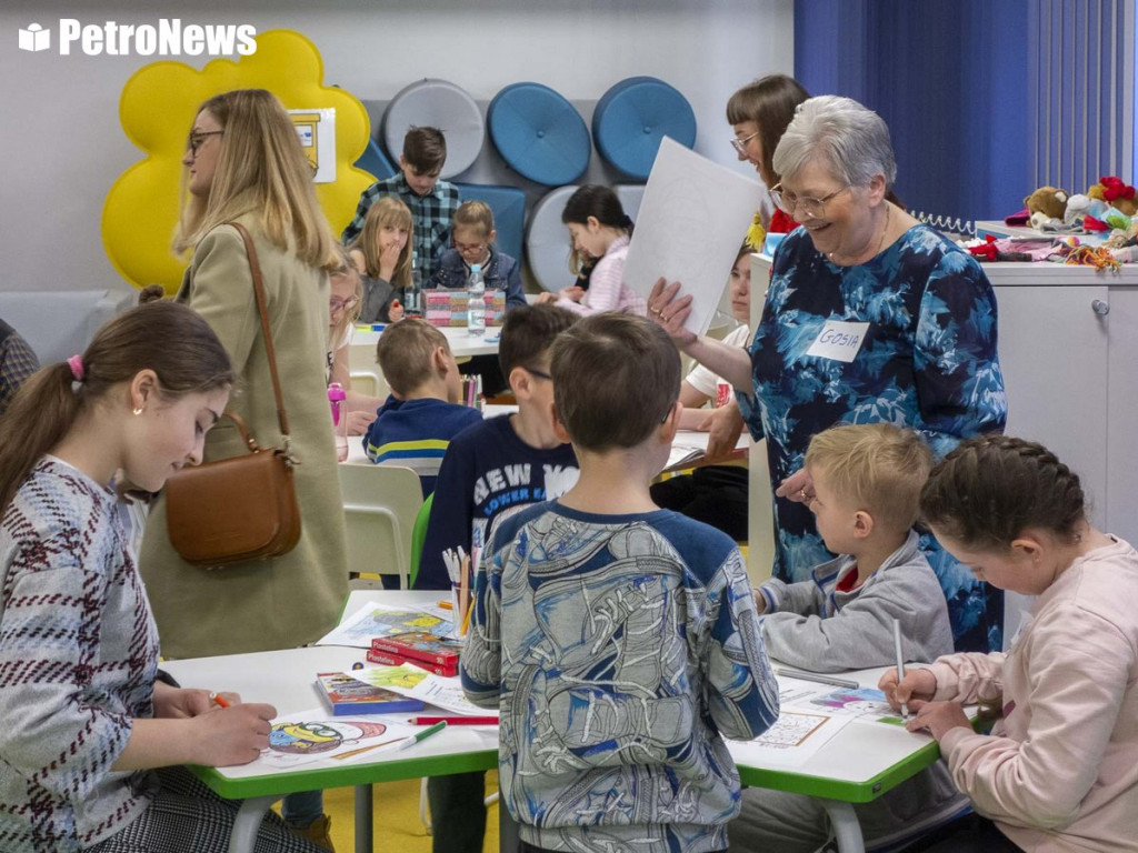 Uchodźcy z Ukrainy uczą się języka polskiego. Edukacyjne wsparcie dla małych i dużych