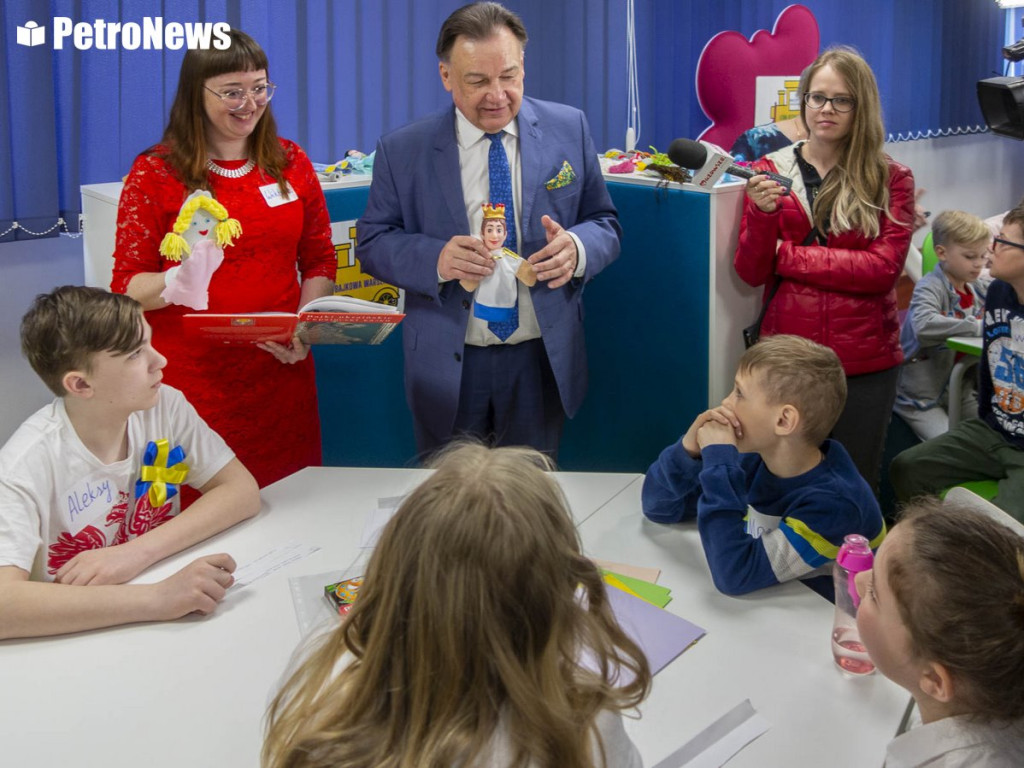 Uchodźcy z Ukrainy uczą się języka polskiego. Edukacyjne wsparcie dla małych i dużych