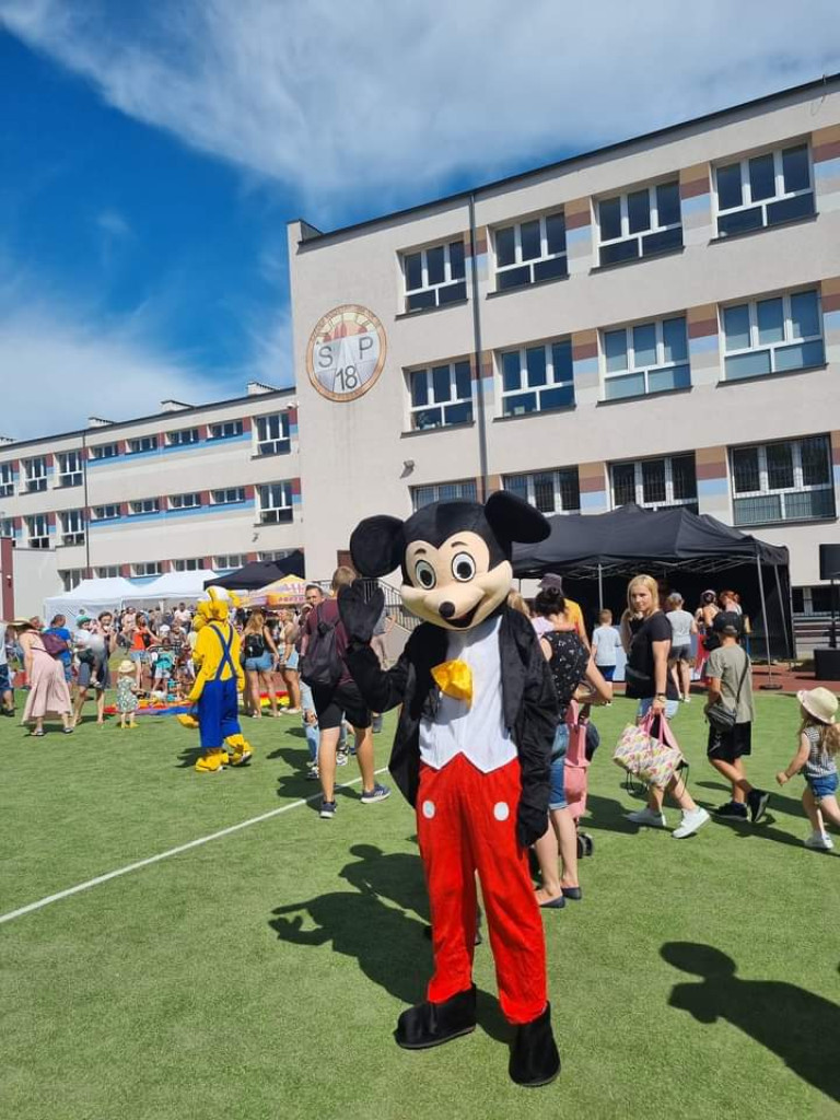 Osiedlowy piknik w Płocku przy gorącej aurze [ZDJĘCIA]