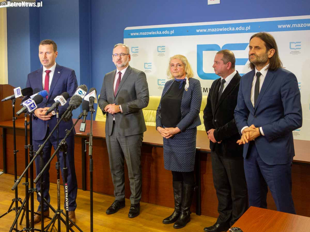 Akademia Mazowiecka w Płocku szykuje się do kształcenia lekarzy. Minister Zdrowia odwiedził uczelnię [FILM, ZDJĘCIA]
