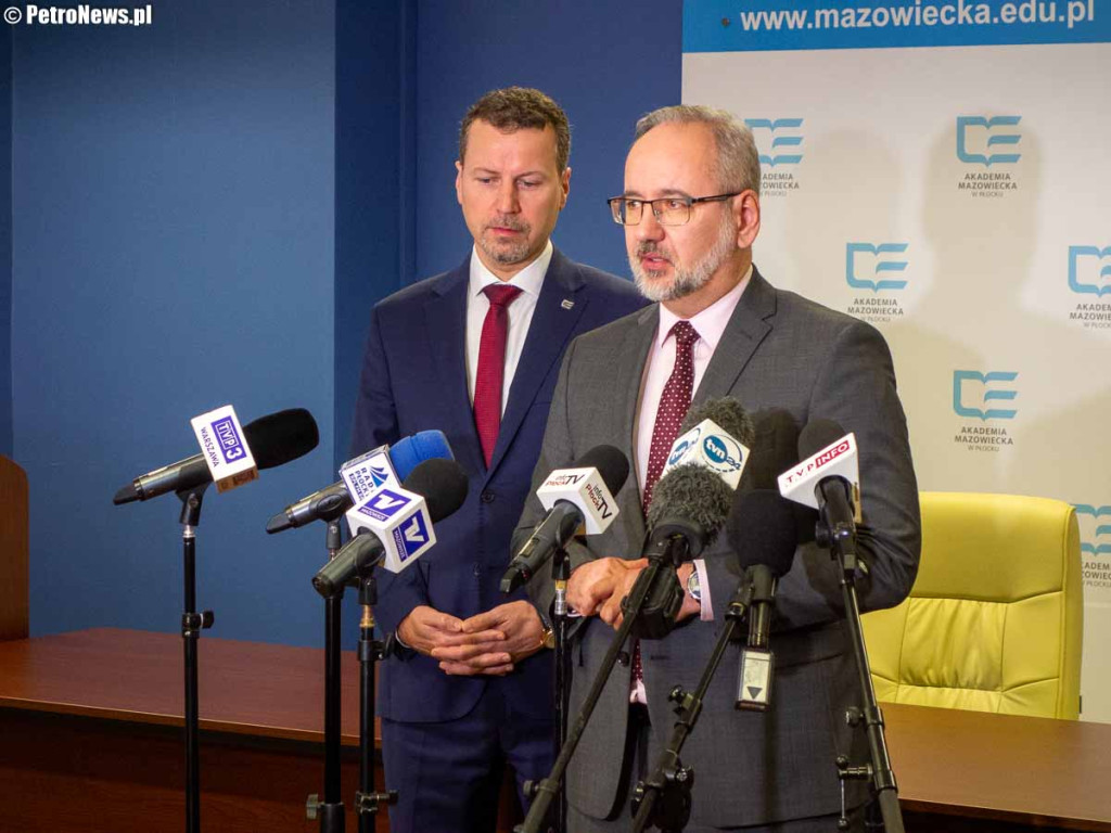 Akademia Mazowiecka w Płocku szykuje się do kształcenia lekarzy. Minister Zdrowia odwiedził uczelnię [FILM, ZDJĘCIA]