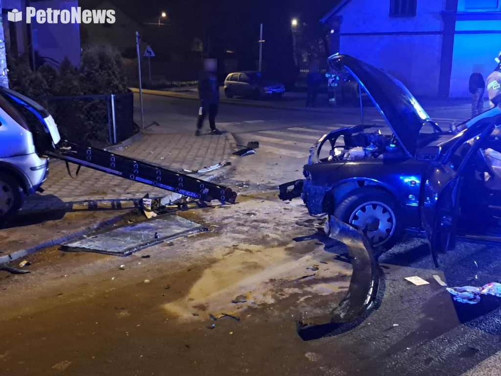 Poważny wypadek w powiecie płockim. Jedna osoba ranna [ZDJĘCIA]