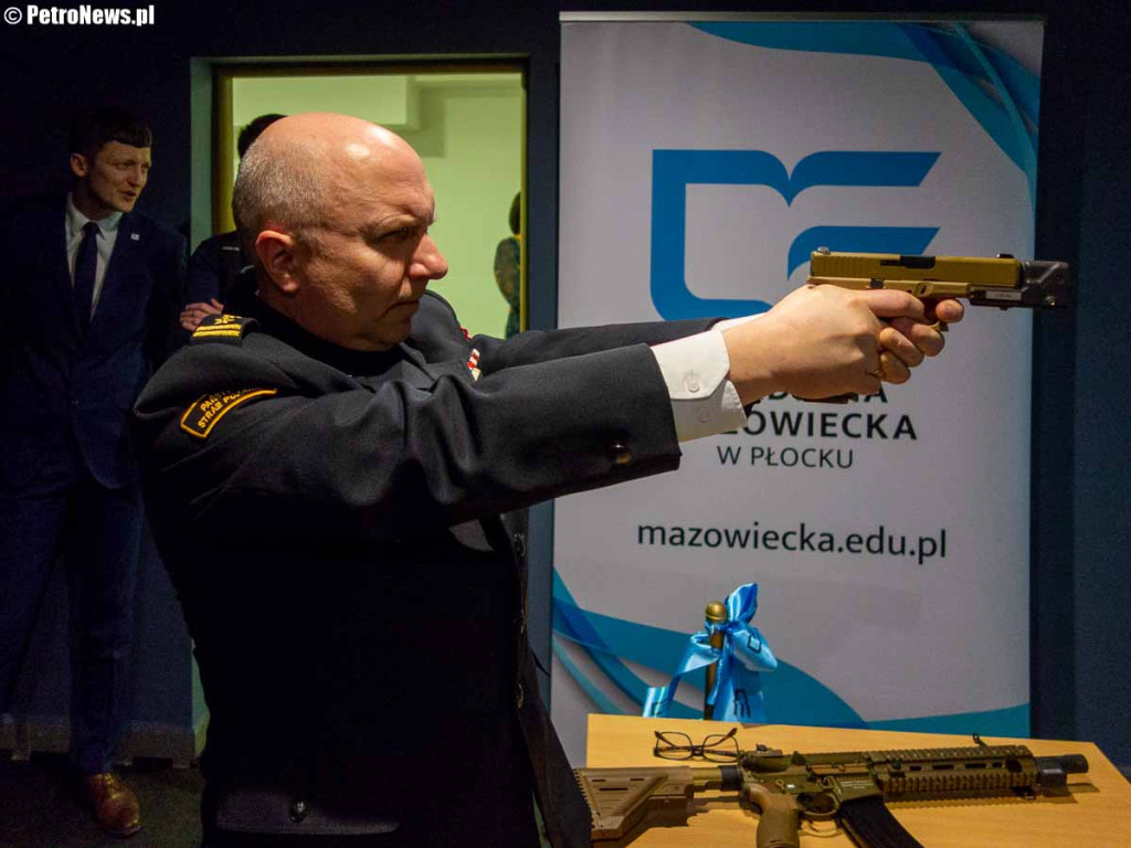 Wirtualna strzelnica Akademii Mazowieckiej w Płocku [ZDJĘCIA]