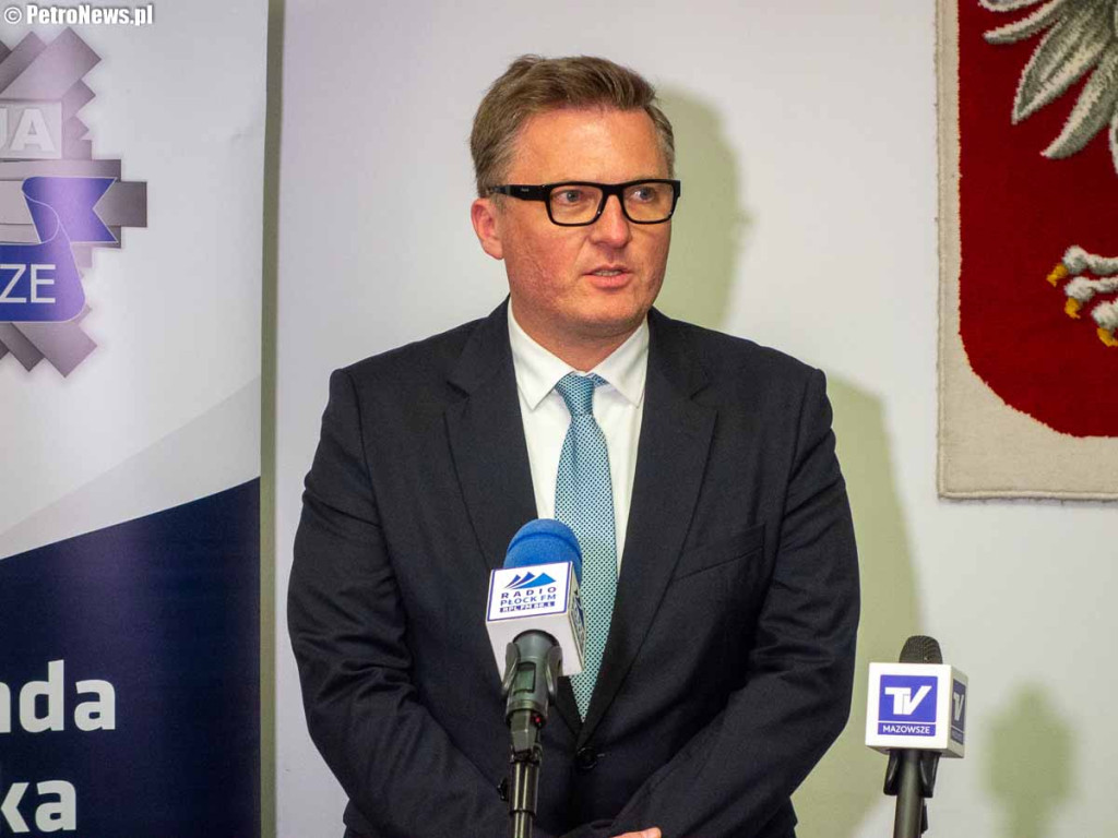 Płockie służby zostały wyposażone w translatory. Pomogą w kontakcie z obcokrajowcami [ZDJĘCIA]