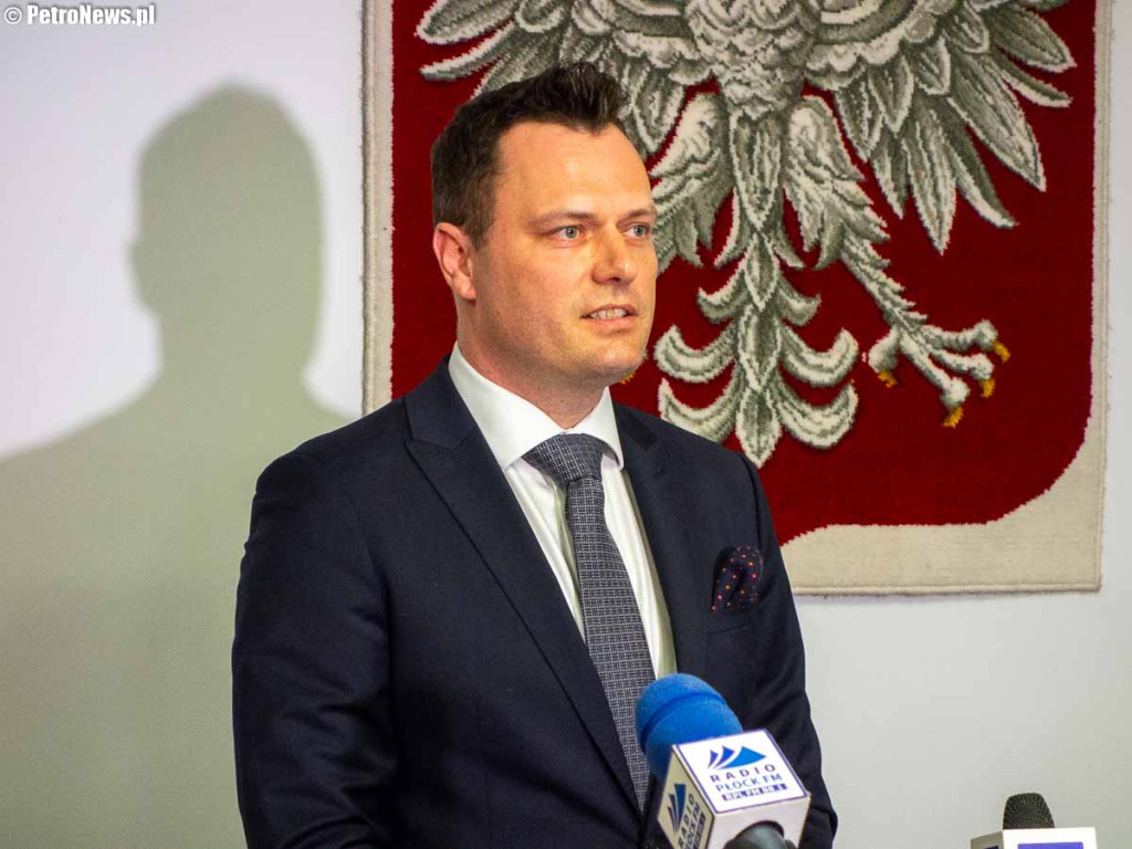 Płockie służby zostały wyposażone w translatory. Pomogą w kontakcie z obcokrajowcami [ZDJĘCIA]
