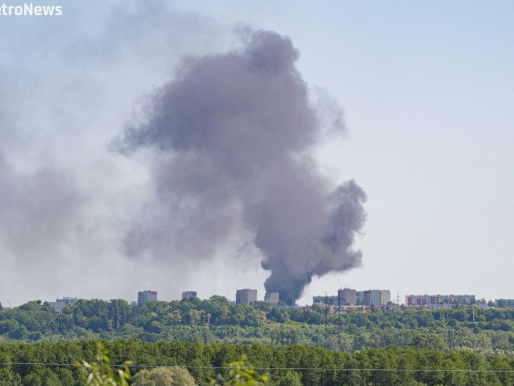 Kłęby czarnego dymu nad Płockiem. Doszło do ogromnego pożaru [ZDJĘCIA]