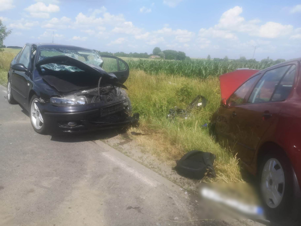 Zablokowana droga w powiecie płockim. Zderzyły się trzy auta