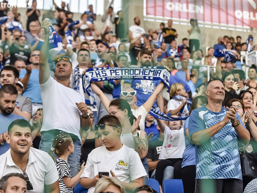 Tak cieszyliśmy się ze zwycięstwa. Niemal pełne trybuny na ORLEN Stadionie [ZDJĘCIA]
