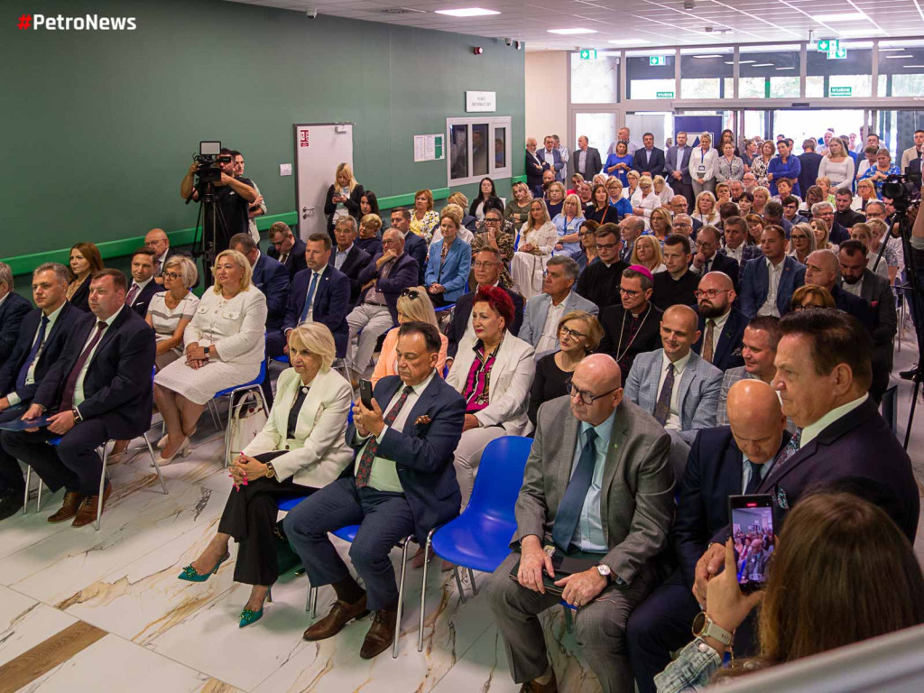 Centrum Onkologii w Płocku już stoi. Czas je wyposażyć