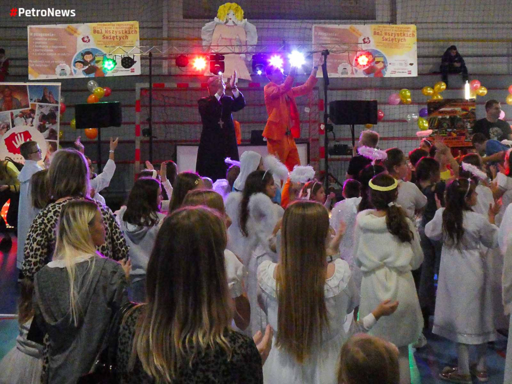 Wszyscy święci balowali w Płocku [ZDJĘCIA]