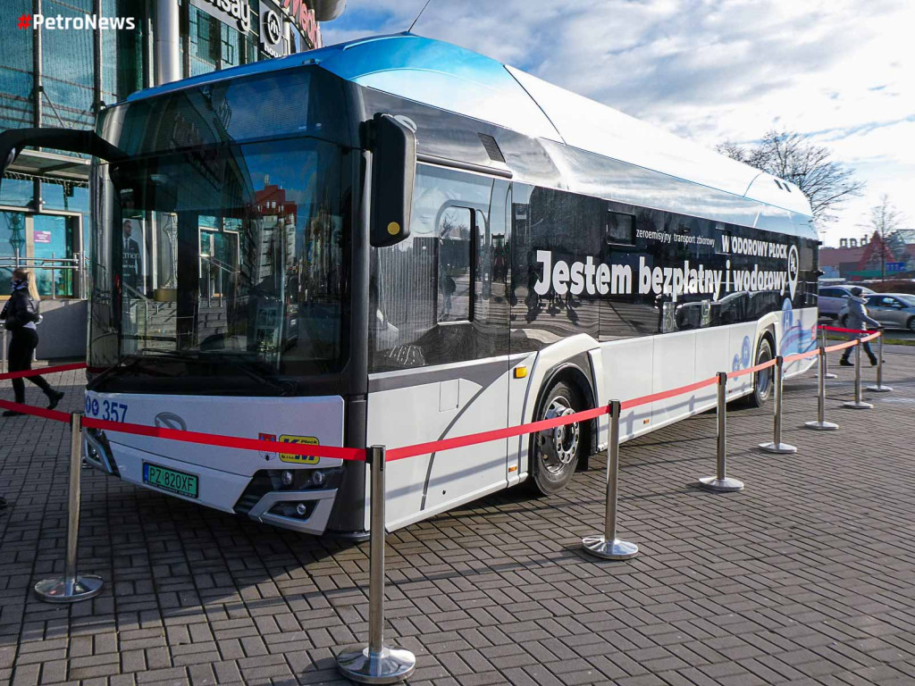 Autobus na wodór testowany w Płocku. Ekologiczne paliwo dostarcza ORLEN [ZDJĘCIA]