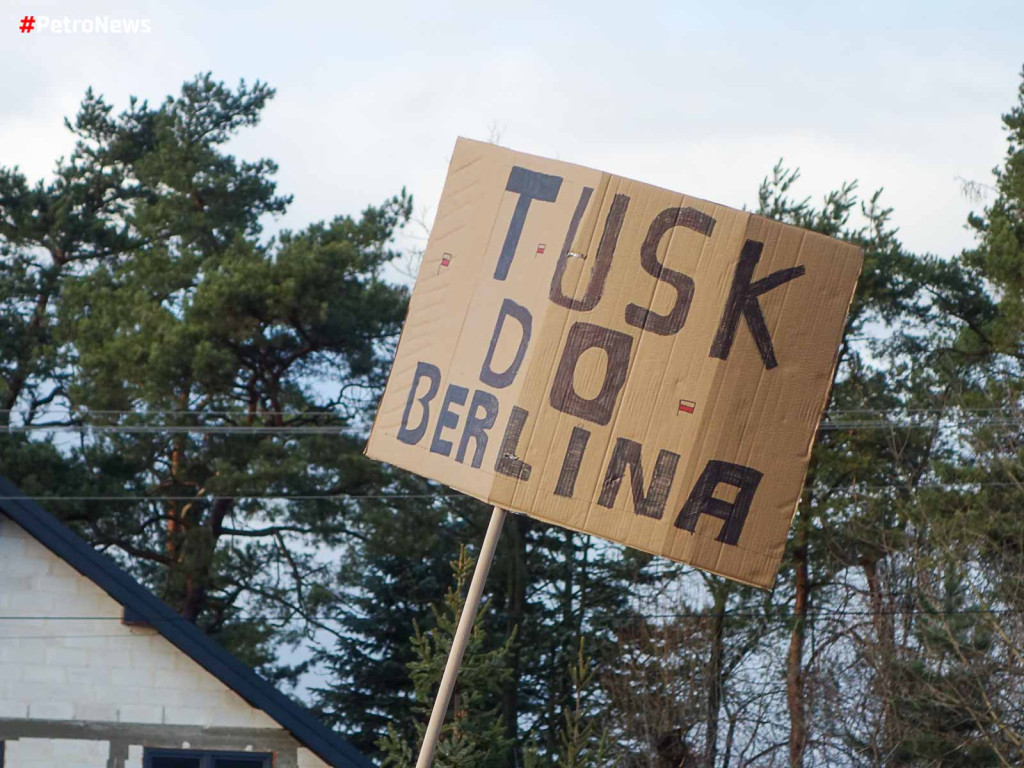 Rolnicy przejechali przez powiat płocki. Hasło? Zielony Ład = głód