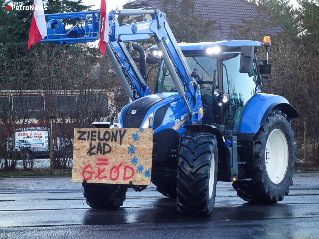 Rolnicy przejechali przez powiat płocki. Hasło? Zielony Ład = głód