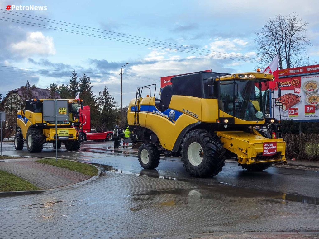 Rolnicy przejechali przez powiat płocki. Hasło? Zielony Ład = głód