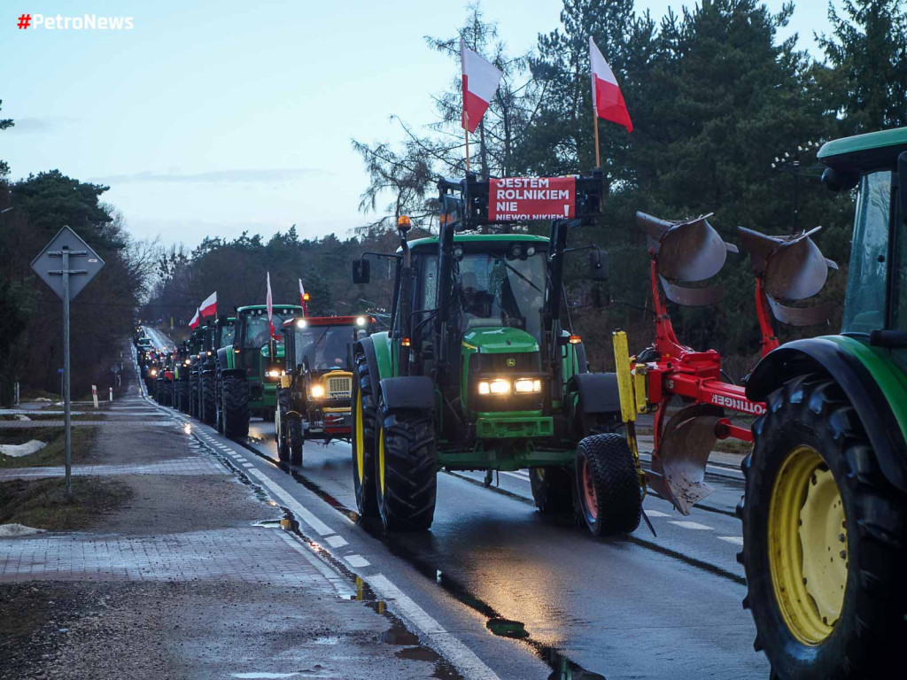 Rolnicy przejechali przez powiat płocki. Hasło? Zielony Ład = głód