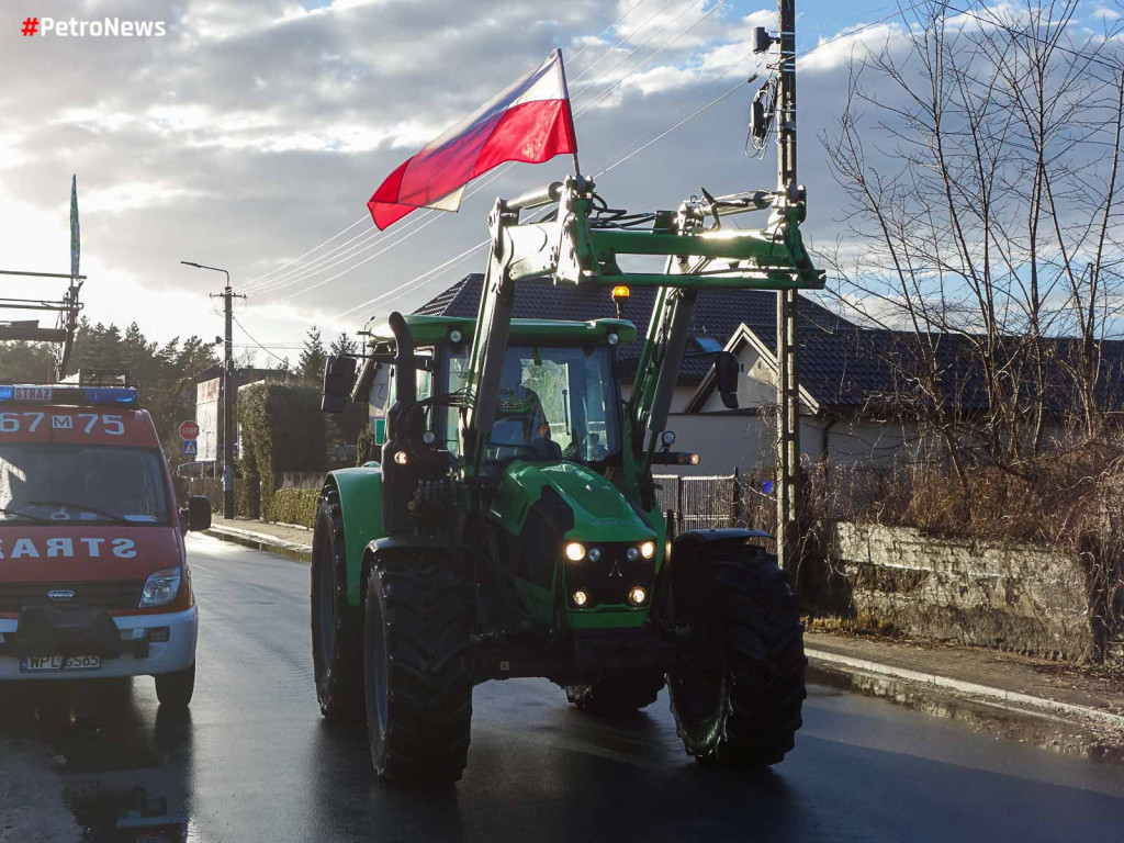 Rolnicy przejechali przez powiat płocki. Hasło? Zielony Ład = głód