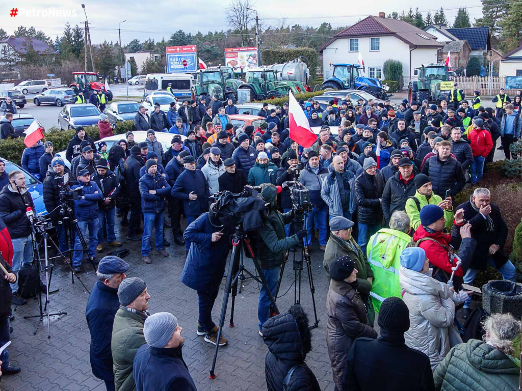 Rolnicy przejechali przez powiat płocki. Hasło? Zielony Ład = głód