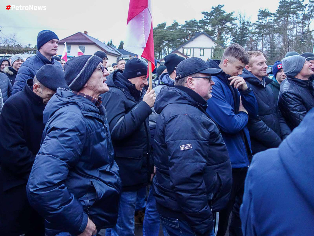 Rolnicy przejechali przez powiat płocki. Hasło? Zielony Ład = głód