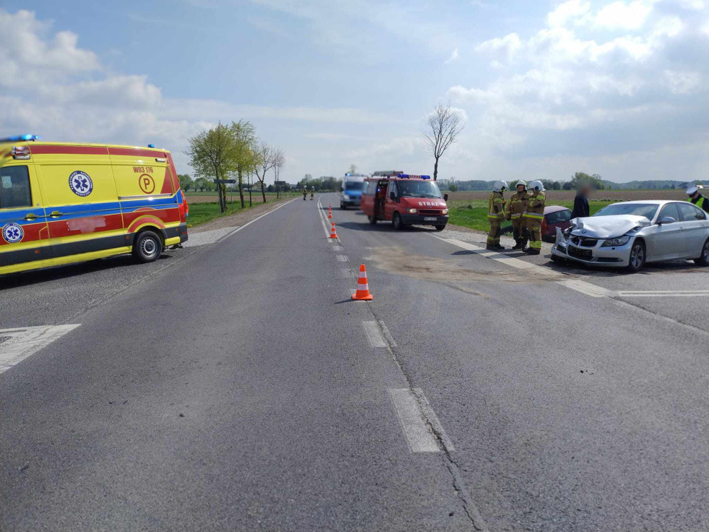 Zderzenie dwóch aut, jedna osoba ranna. Są utrudnienia! [ZDJĘCIA]