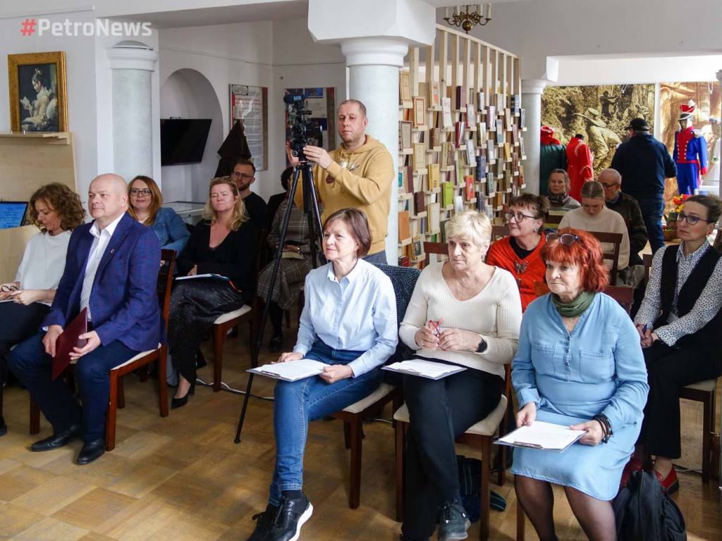 W Płocku odbyło się pospolite ruszenie czytelnicze [ZDJĘCIA]