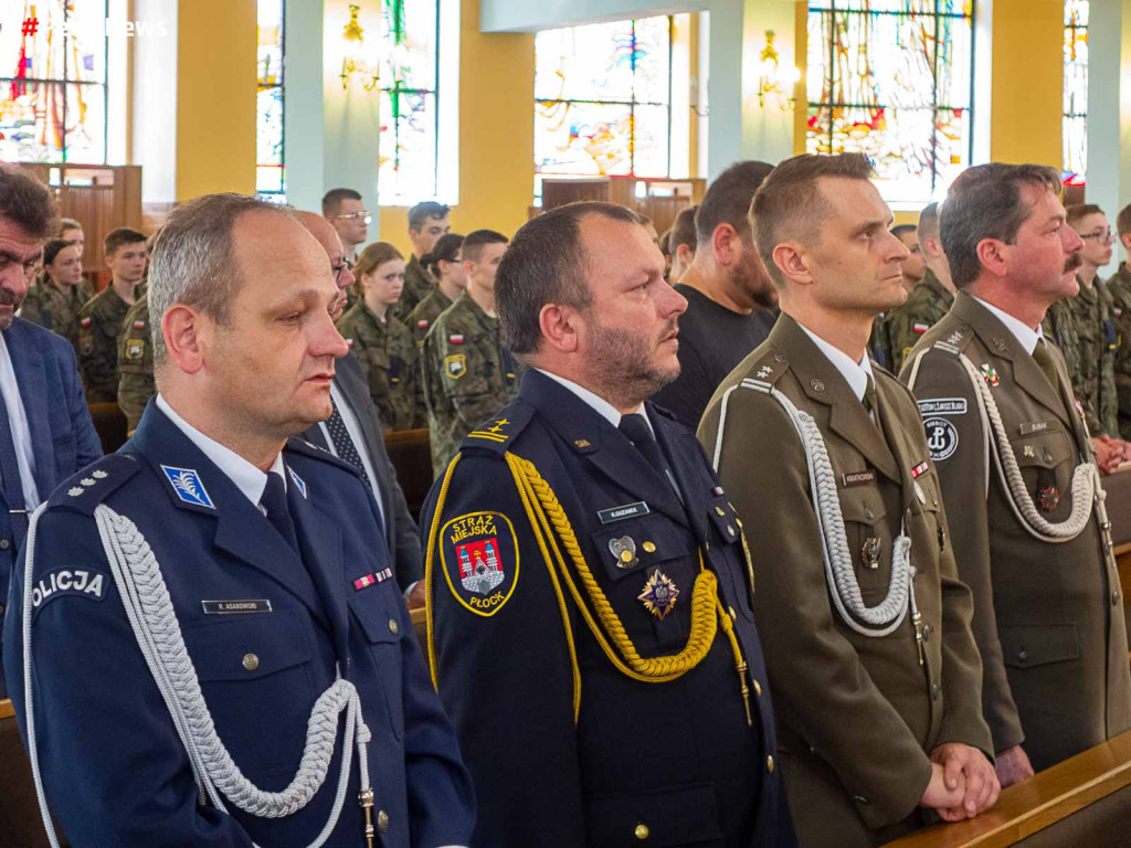 Płockie liceum mundurowe ma już 20 lat [ZDJĘCIA]