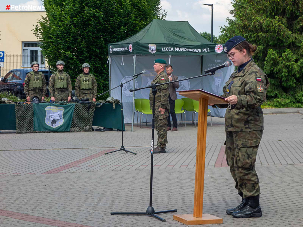 Płockie liceum mundurowe ma już 20 lat [ZDJĘCIA]