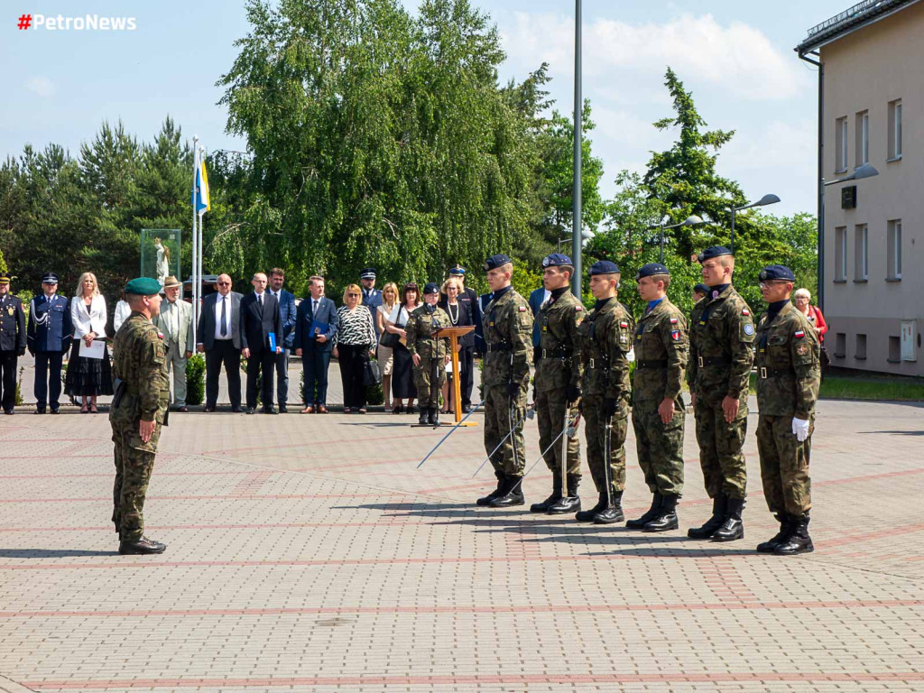 Płockie liceum mundurowe ma już 20 lat [ZDJĘCIA]