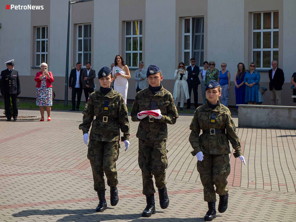 Płockie liceum mundurowe ma już 20 lat [ZDJĘCIA]