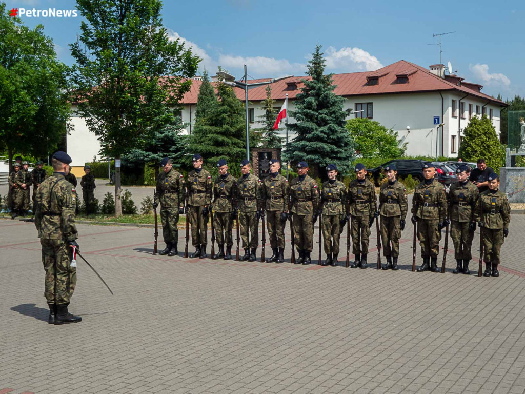 Płockie liceum mundurowe ma już 20 lat [ZDJĘCIA]