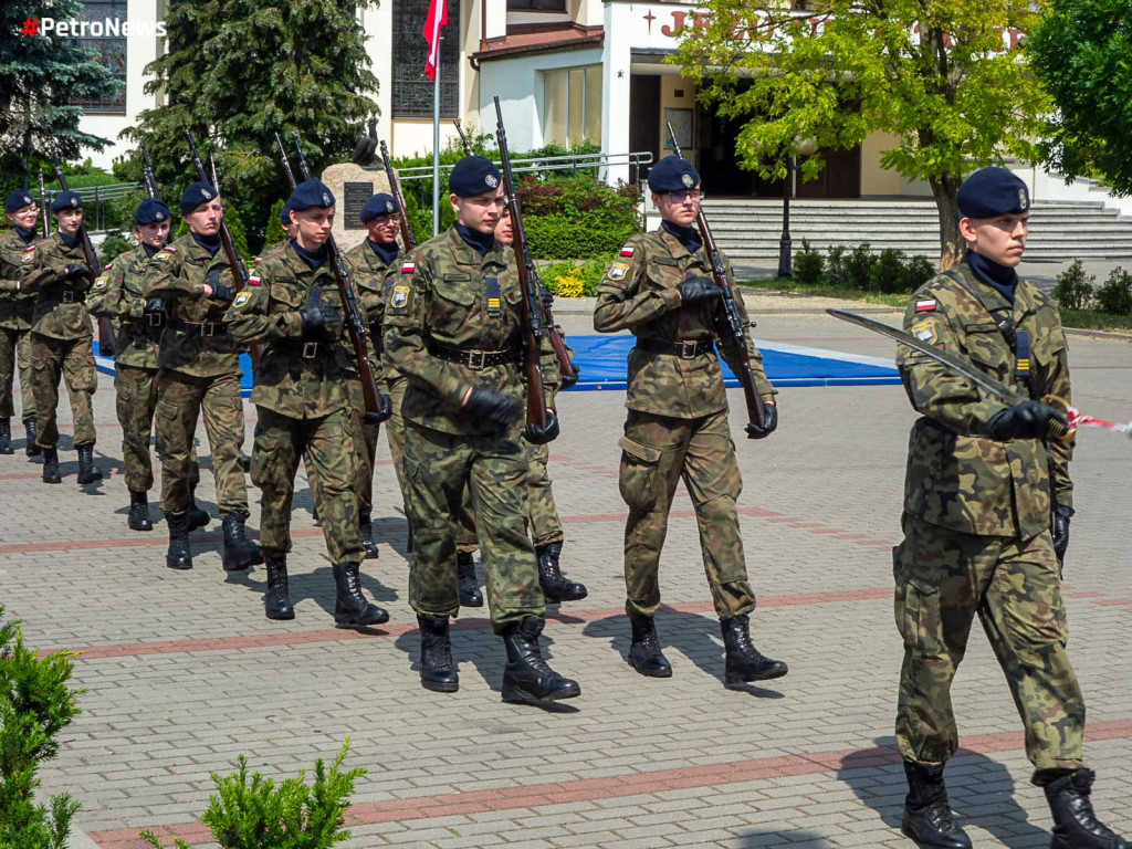 Płockie liceum mundurowe ma już 20 lat [ZDJĘCIA]