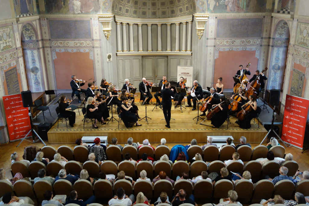 Piękny koncert płockich symfoników w Małachowiance