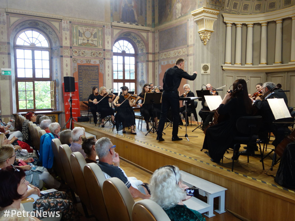 Piękny koncert płockich symfoników w Małachowiance