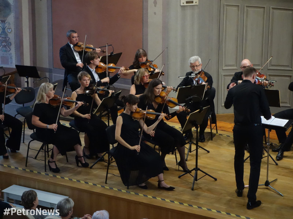 Piękny koncert płockich symfoników w Małachowiance