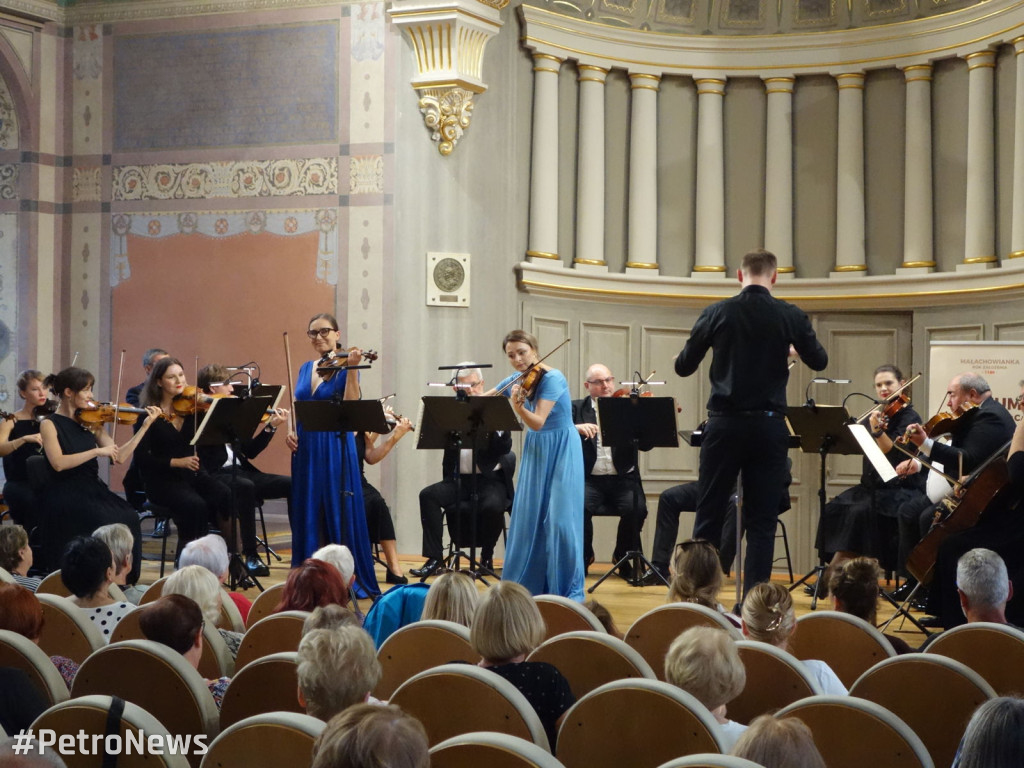 Piękny koncert płockich symfoników w Małachowiance