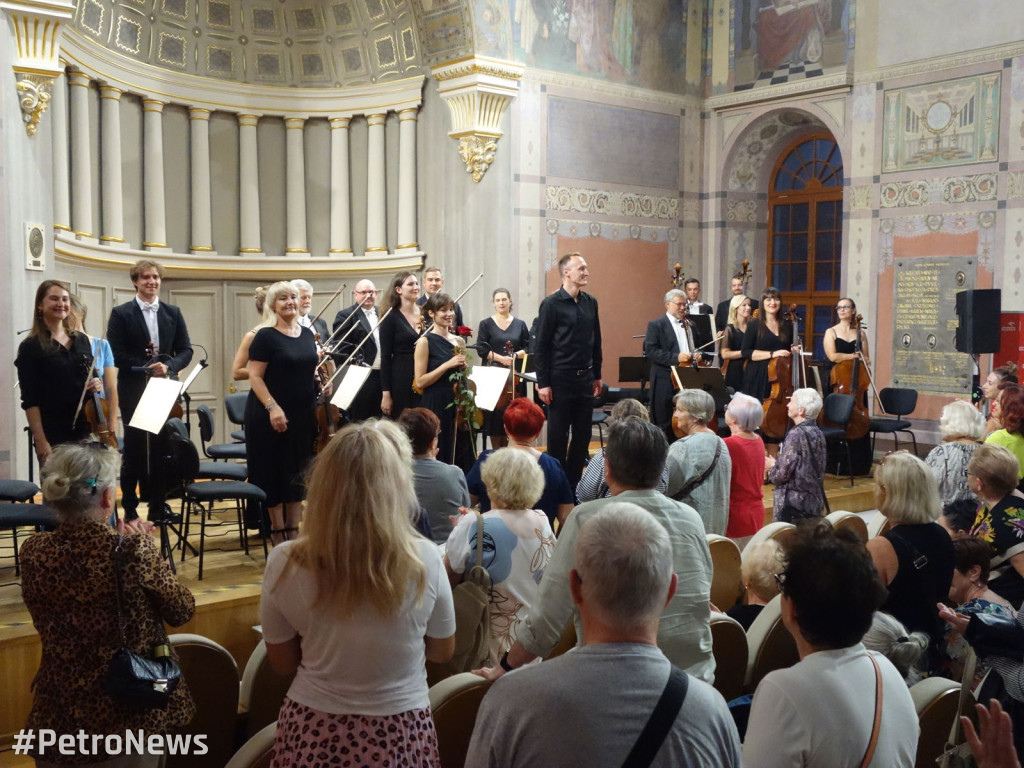 Piękny koncert płockich symfoników w Małachowiance