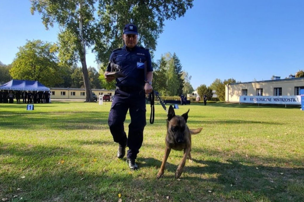 Płocki policjant i jego pies na podium mistrzostw