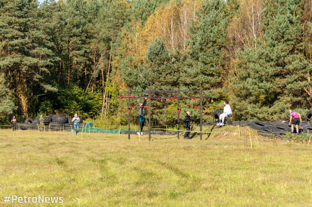 Napędza ich adrenalina! Biegi przeszkodowe