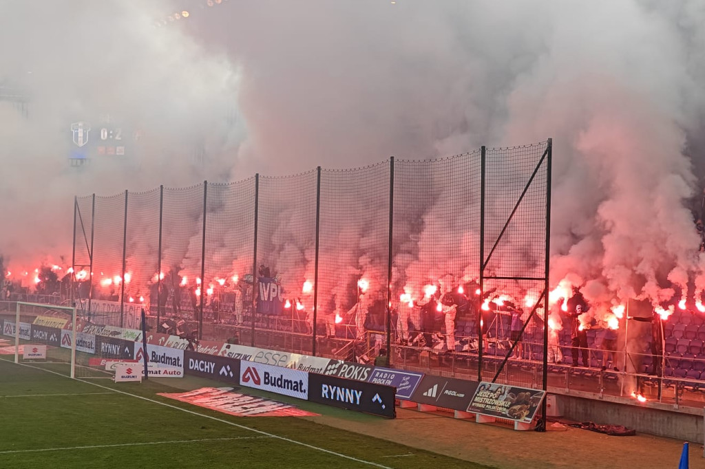 Fajerwerki na stadionie, poszkodowani kibice